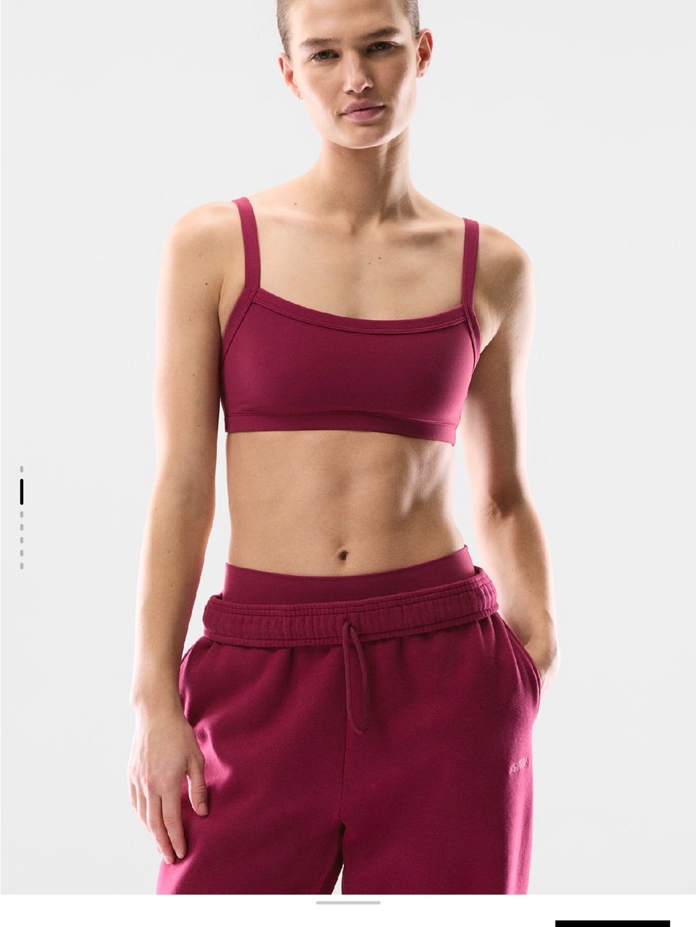 Aritzia BUTTER TUMBLER BRA TOP
Golden